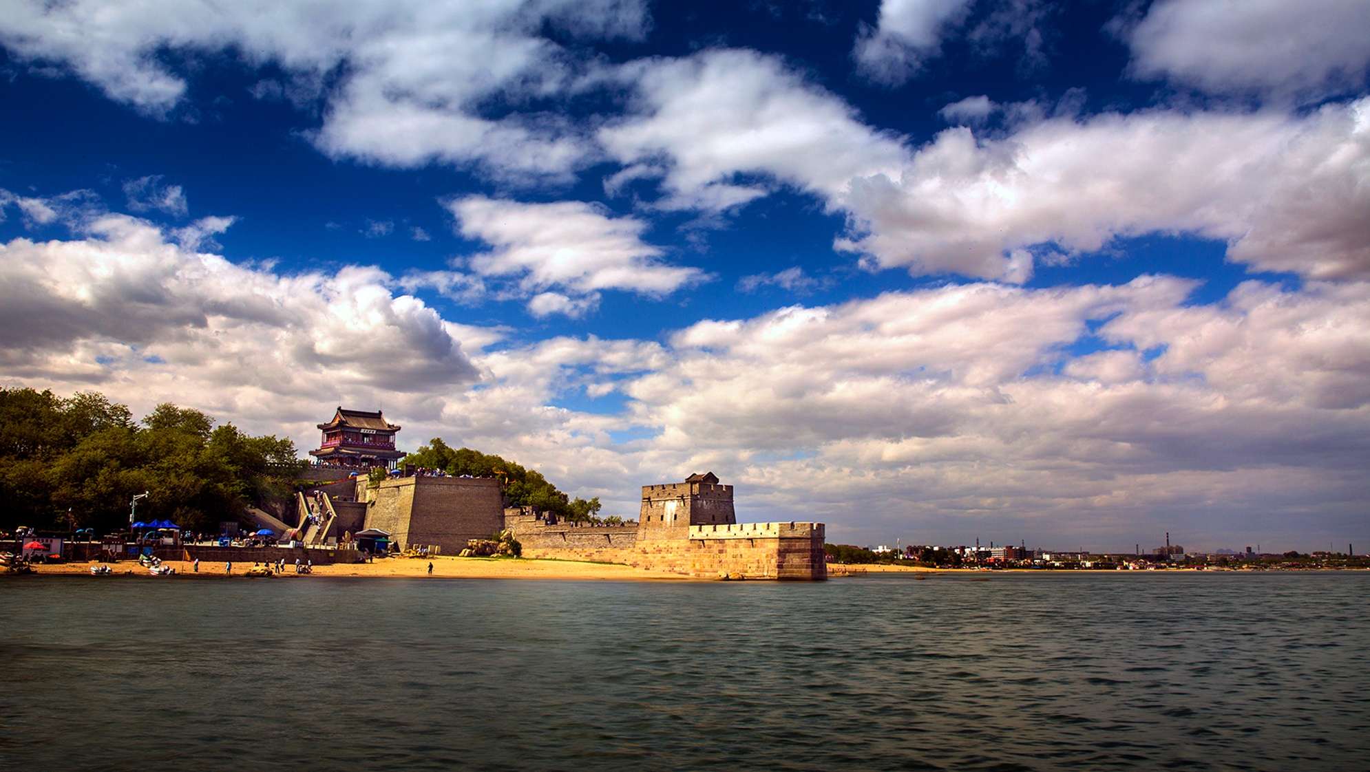 河北的温馨日常，友情、家庭与爱的交织故事